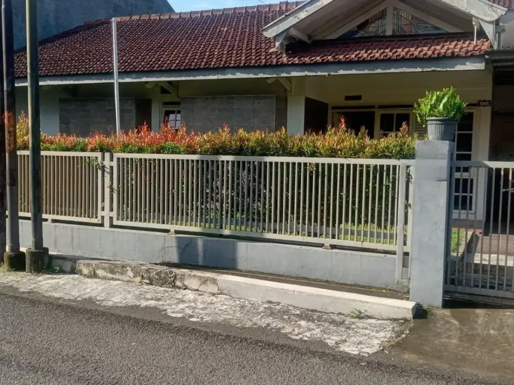 Rumah Terawat Siap Huni di Komplek Turangga Bandung