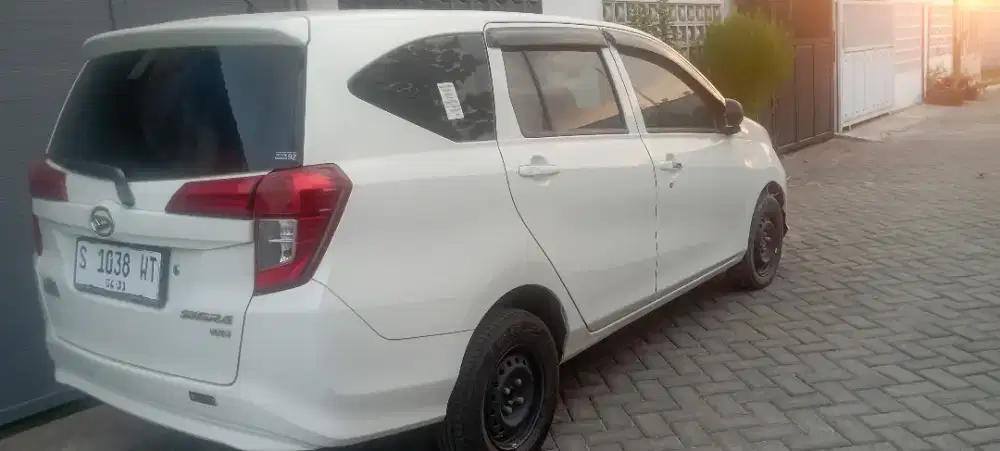 Daihatsu Sigra 1.0 D MT