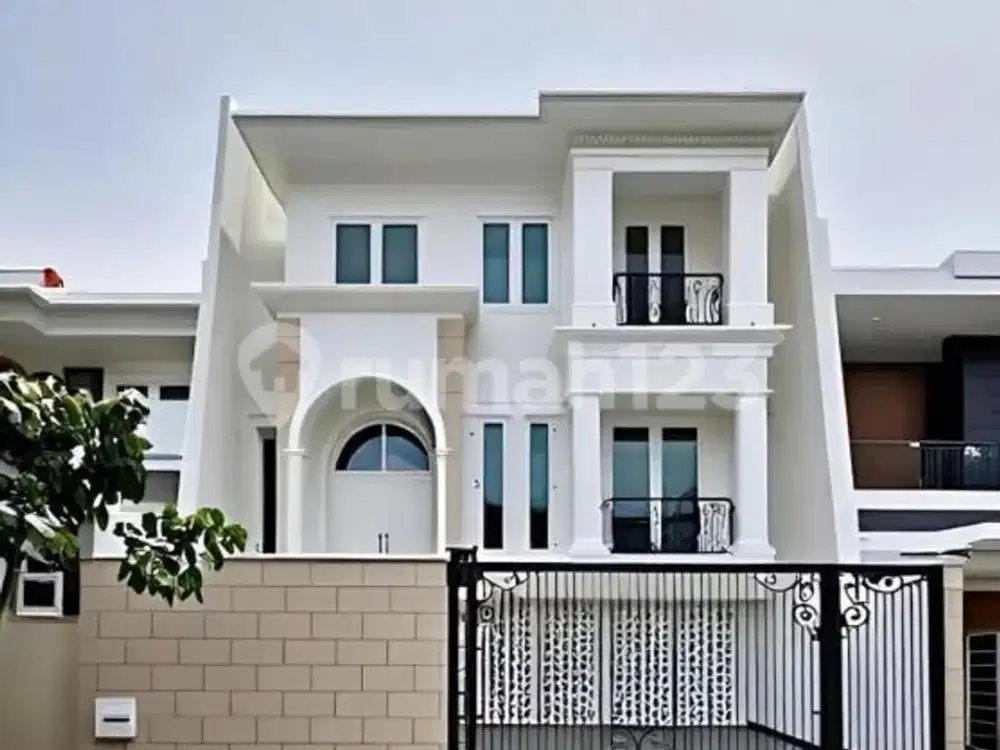 Rumah Bagus 3 Lantai di Puri Kencana, Jakarta Barat