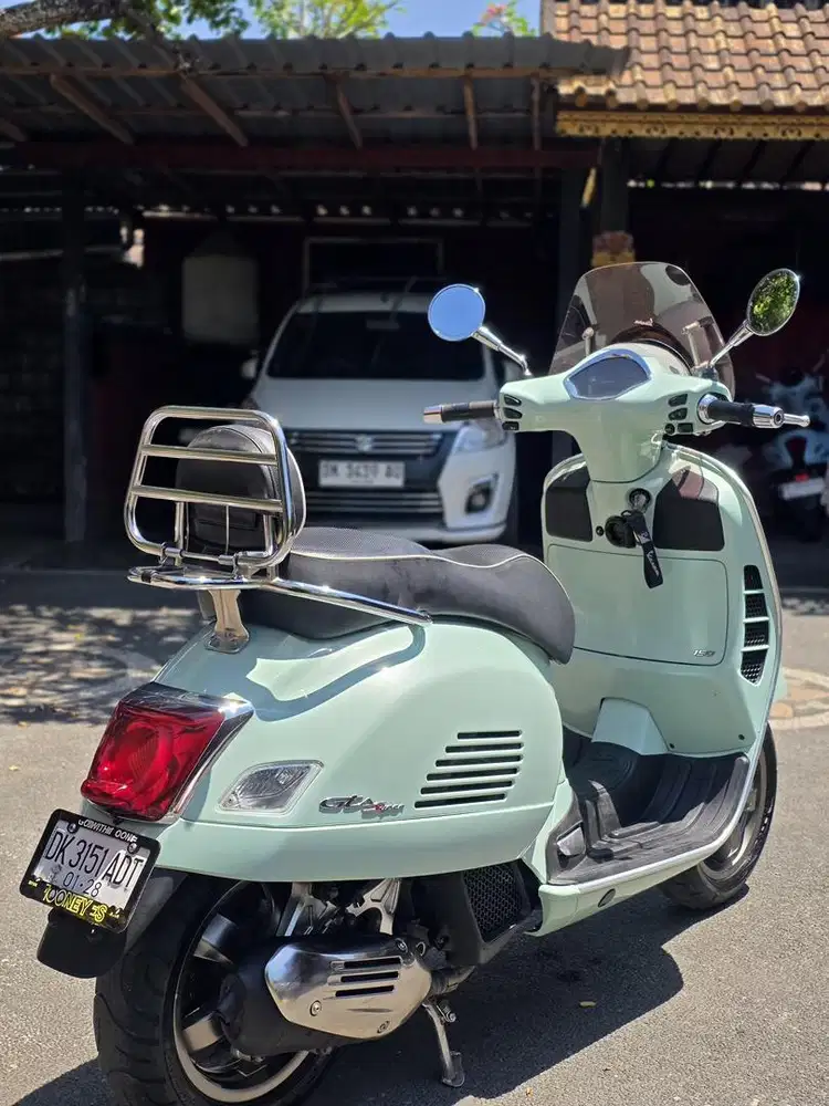 Vespa GTS super 2023