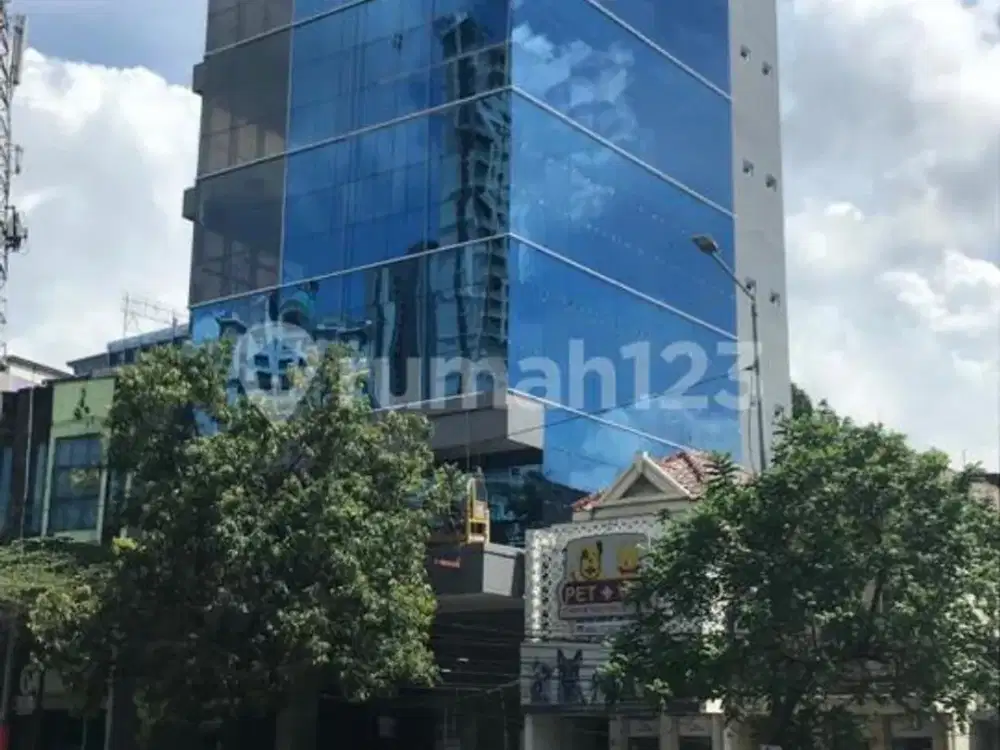 Office 8,5 Lantai di Sudirman, Jakarta Selatan