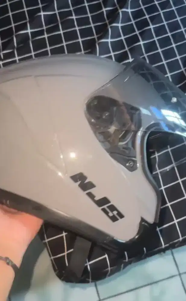DIJUAL HELM NJS KAIROZ SIZE L - KONDISI 98% LIKE NEW
