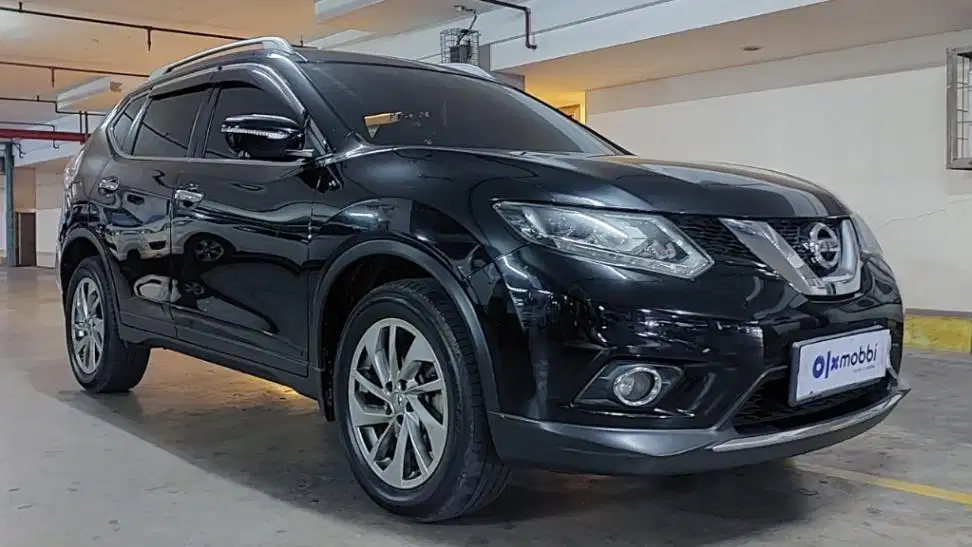 DP MURAH Nissan X-Trail 2.5 Bensin-AT 2015 Hitam C6NGD