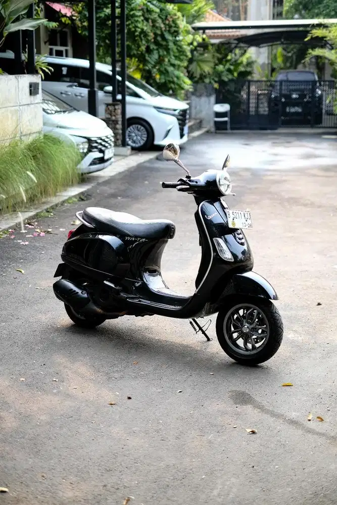 VESPA LX 150 2VIE 2012 hitam glossy