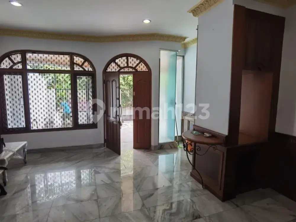 Rumah Bebas Banjir di Taman Aries, Jakarta Barat