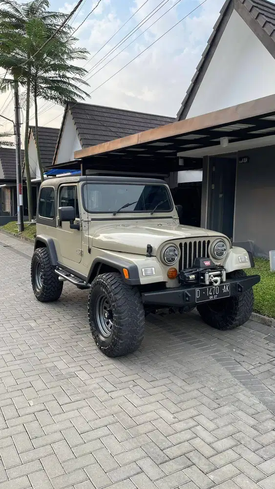 Jeep CJ7 4x4 1987 beige krem toyota 14b jeep full restorasi 1986/1988