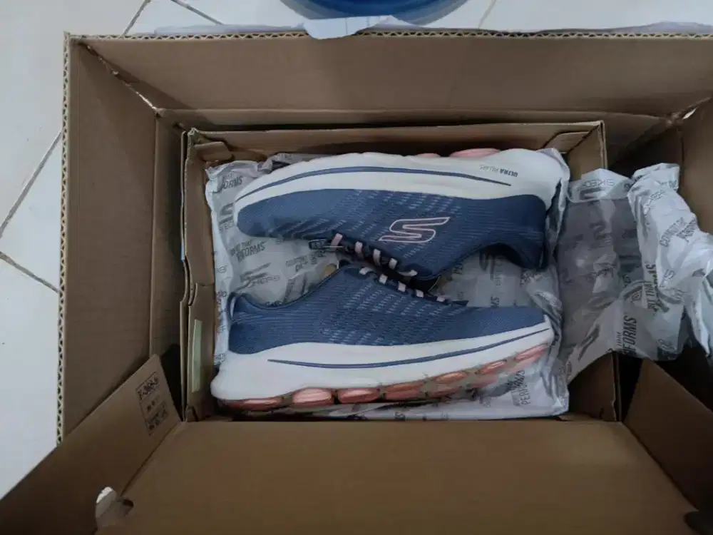 Sepatu skechers Go Walk 8 size 37