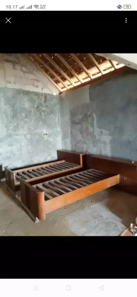 Dipan kayu jati
