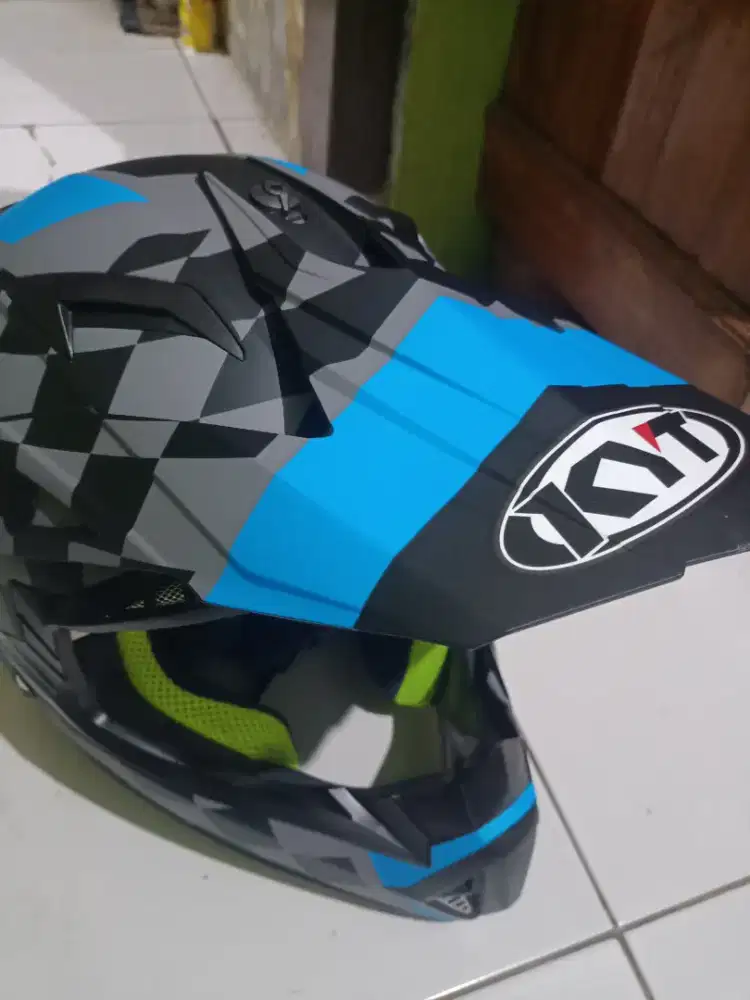 Helm KYT jumpshotbiru doff, like new