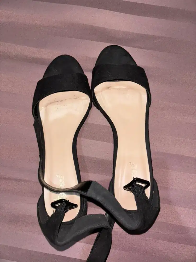 Donatello Heels Black