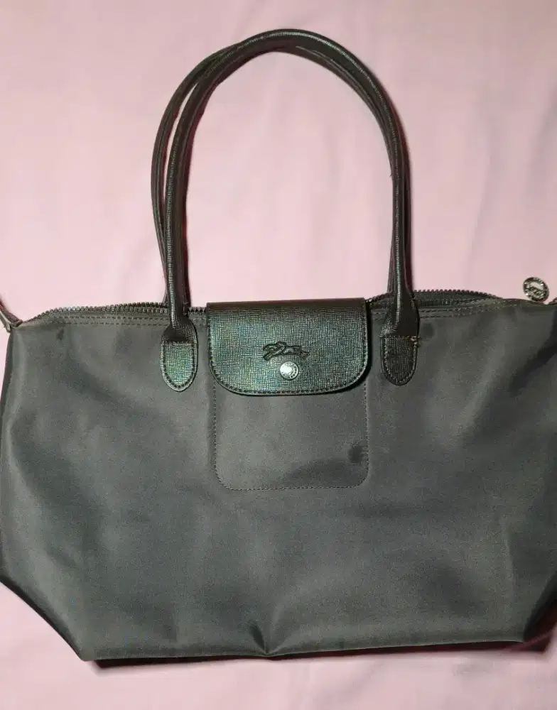 tas tangan merk longchamp