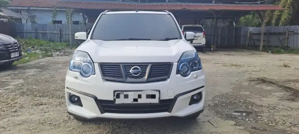 Nissan X-Trail Urban Selection 2012