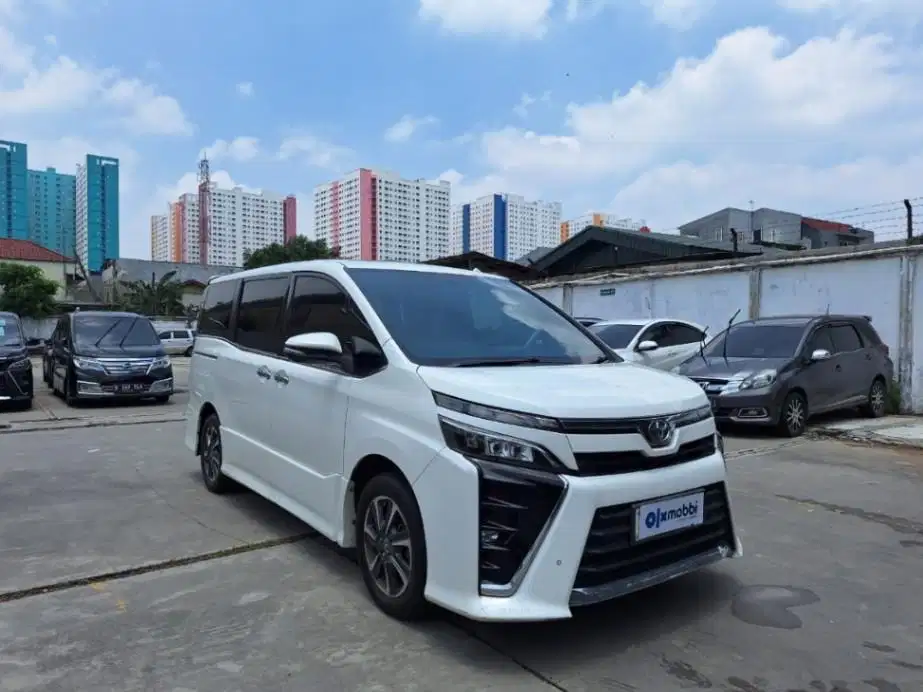 DP MURAH Toyota Voxy 2.0 Bensin-AT 2019  CUKVB