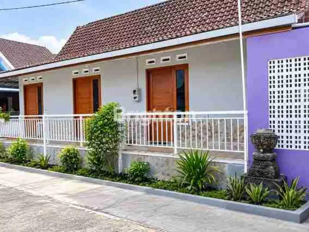 DIJUAL RUMAH KOS AKTIF FULL PENGHUNI SANGAT STRATEGIS DEKAT HOTEL HYAT DAN TOL DI BARAT HOTEL HYAT JOGJA.
