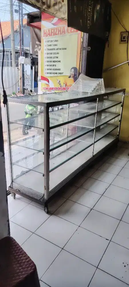 etalase serba guna