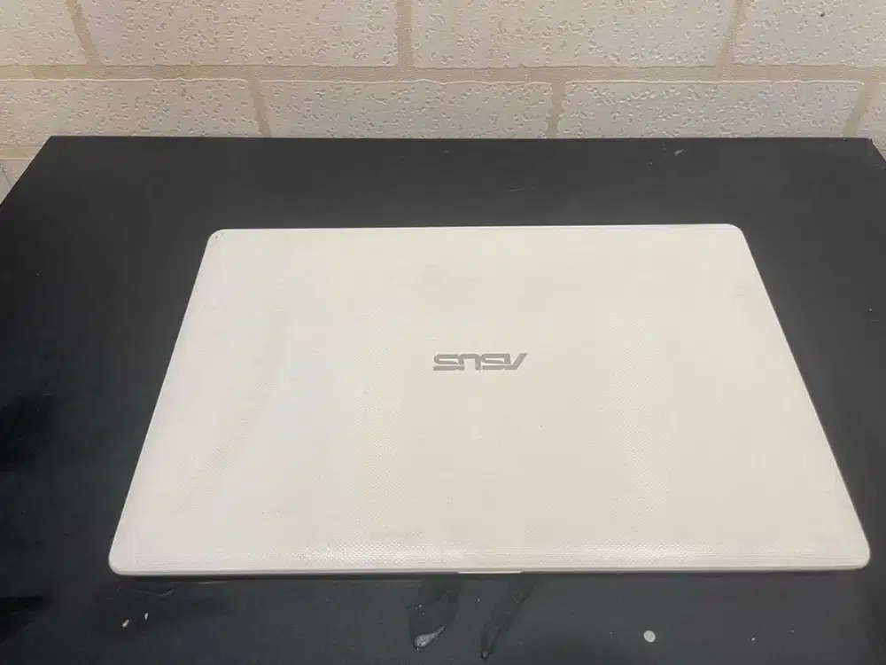 ASUS X200CA 11.6 Inch + Charger Bisa Windows