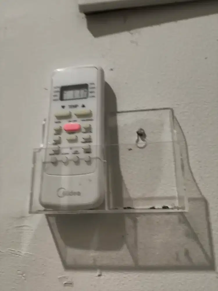 Dijual cepat AC 1 PK midea TIDAK DIPAKAI