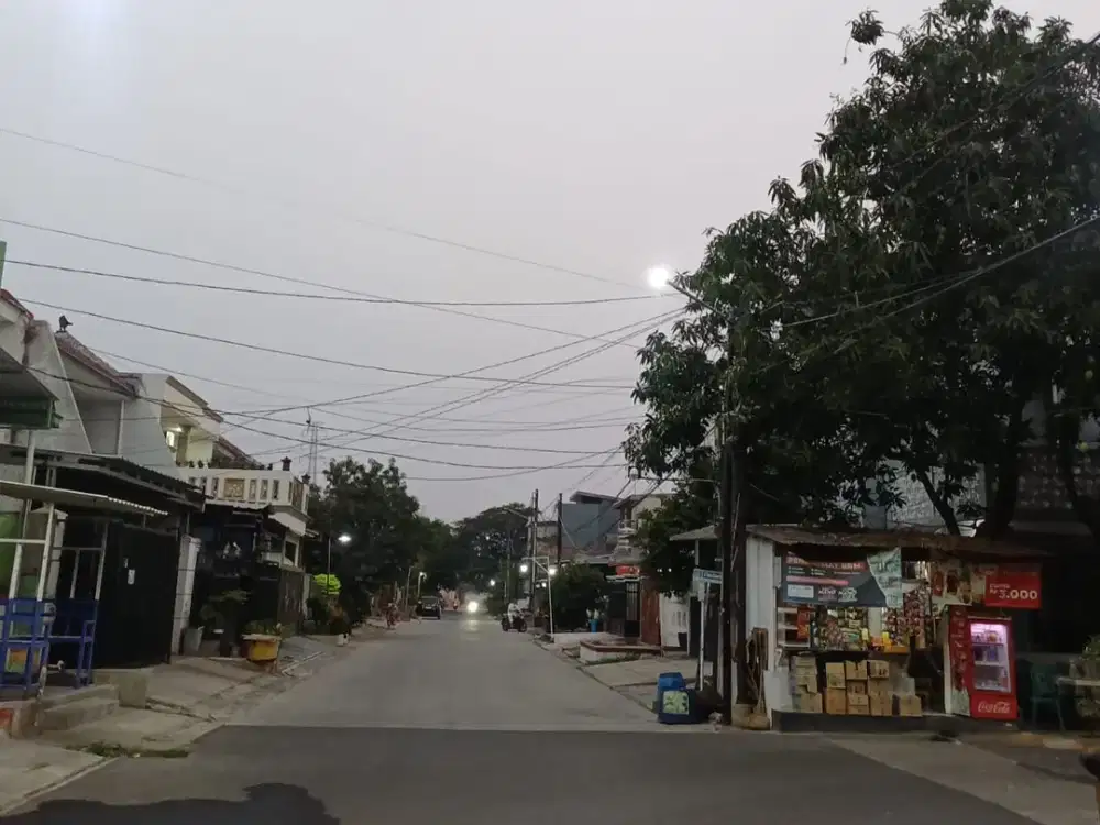 hunian full renovasi jalan utama lebar dekat plaza dan rumah sakit