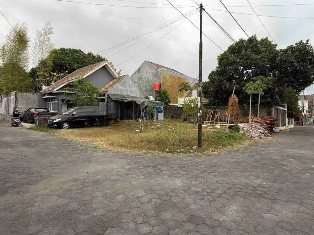 Tanah Pekarangan Strategis Dalam Perumahan Area Condongcatur Dekat Pakuwon Mall &  Kampus UPN
