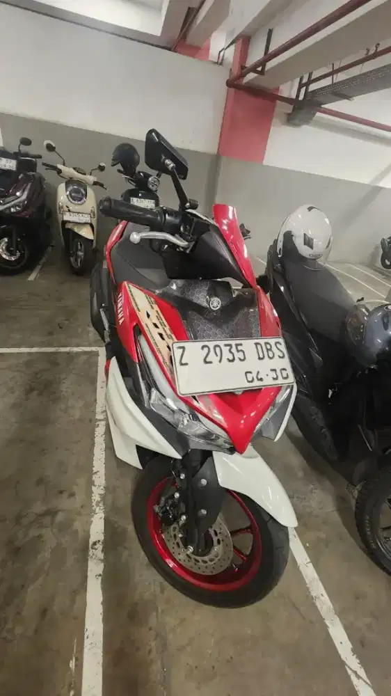 Yamaha Aerox merah