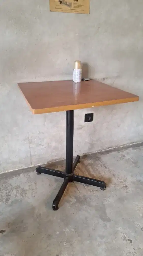 Meja Resto Bagus bekas