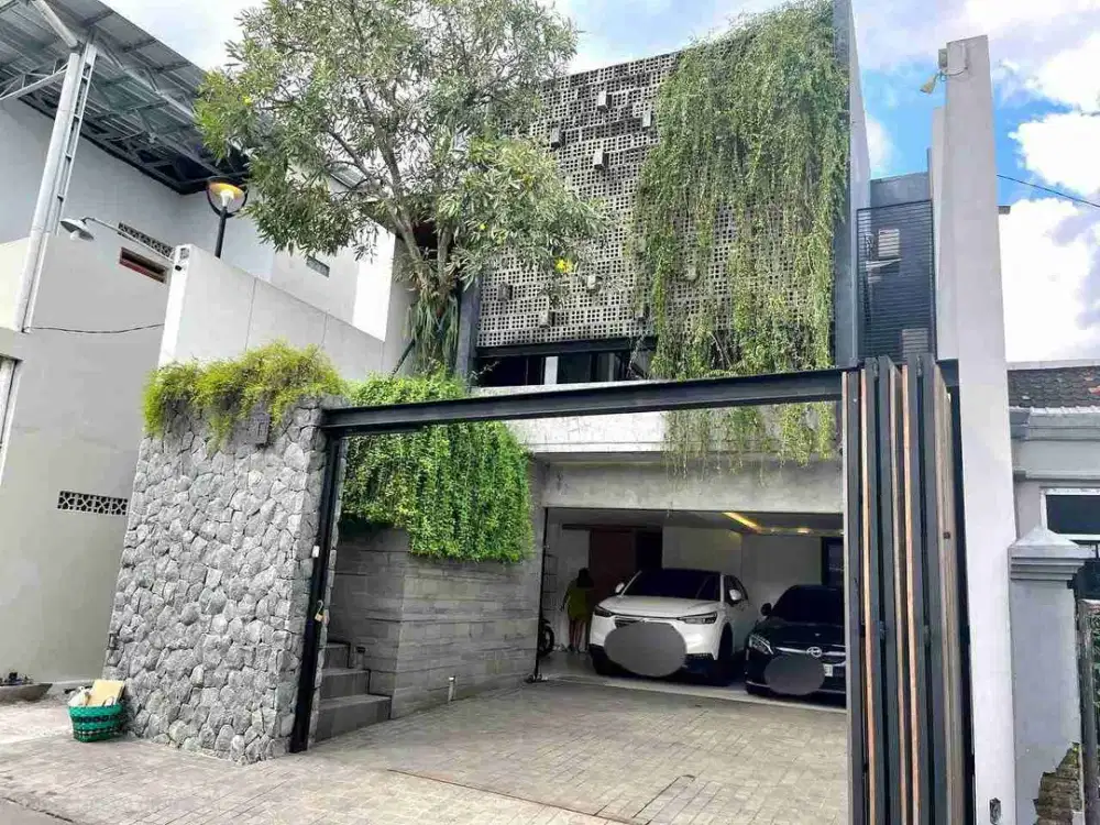 Rumah Mewah 2lt Ada Private Pool Strategis di Nusukan
