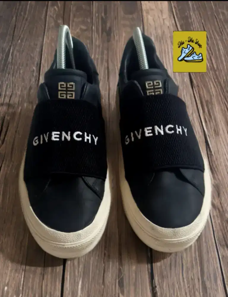 Sepatu slip on Givenchy size 40 original Itali full kulit
