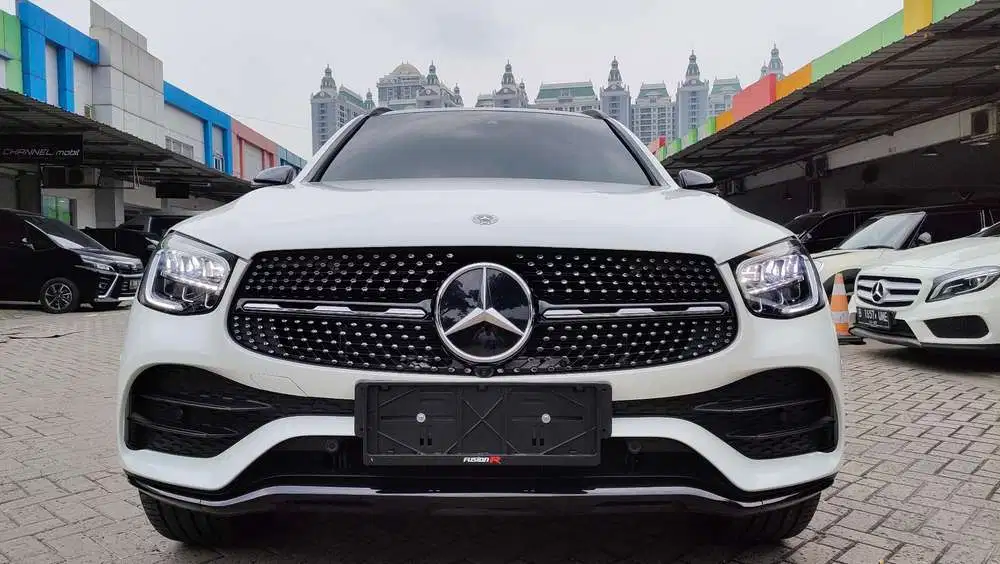ODO 8rb Mercedes-Benz GLC200 AMG Night Edition 2022