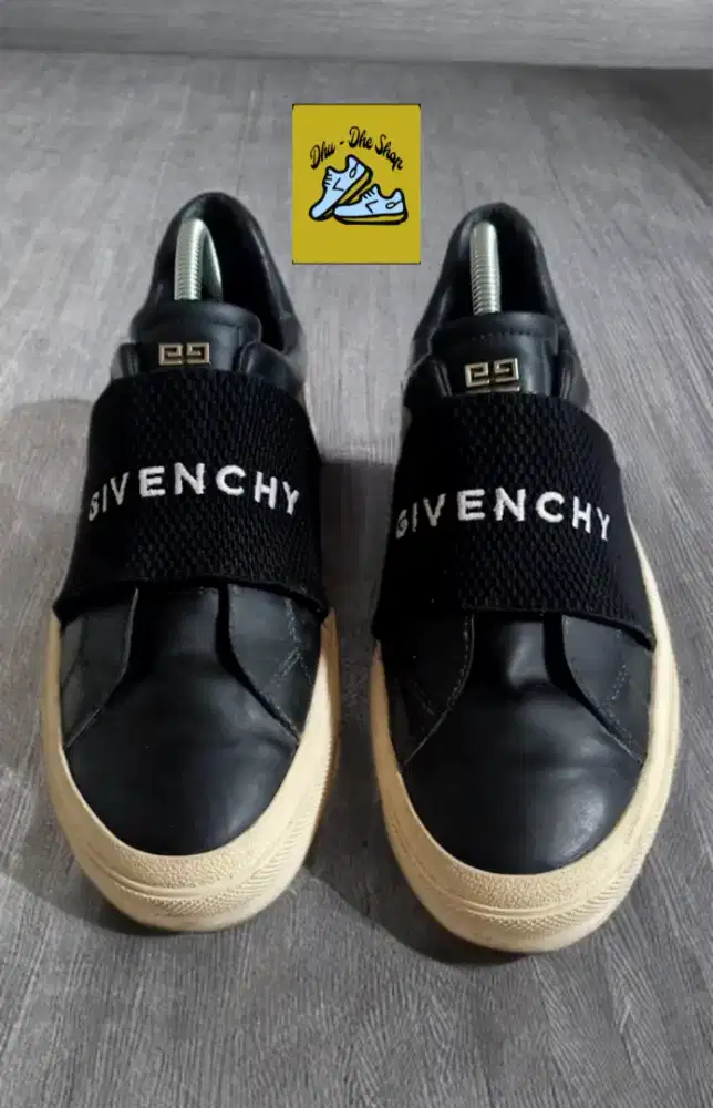 Sepatu slip on Givenchy size 41 full kulit Original