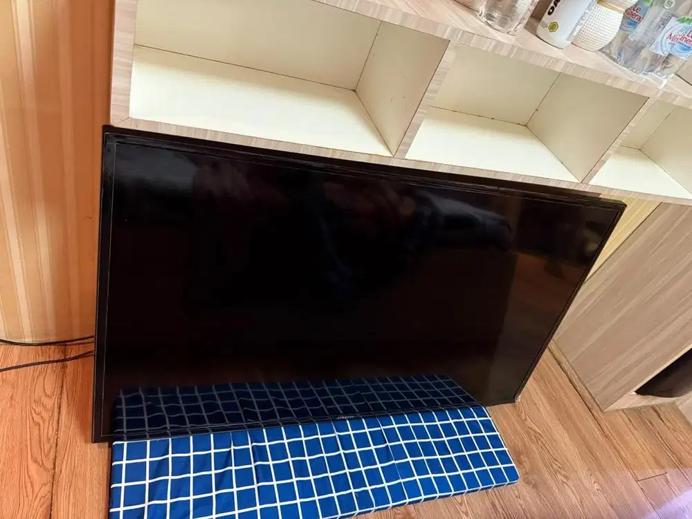 bismillah dijual tv LED merk samsung 50 inchi