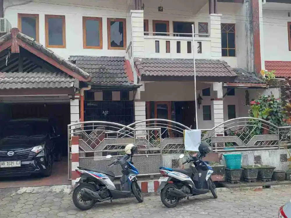 Rumah 2 Lantai Dalam Perumahan Elite Di jl. Godean km 1 Dekat Tugu Jogja Dan Malioboro
