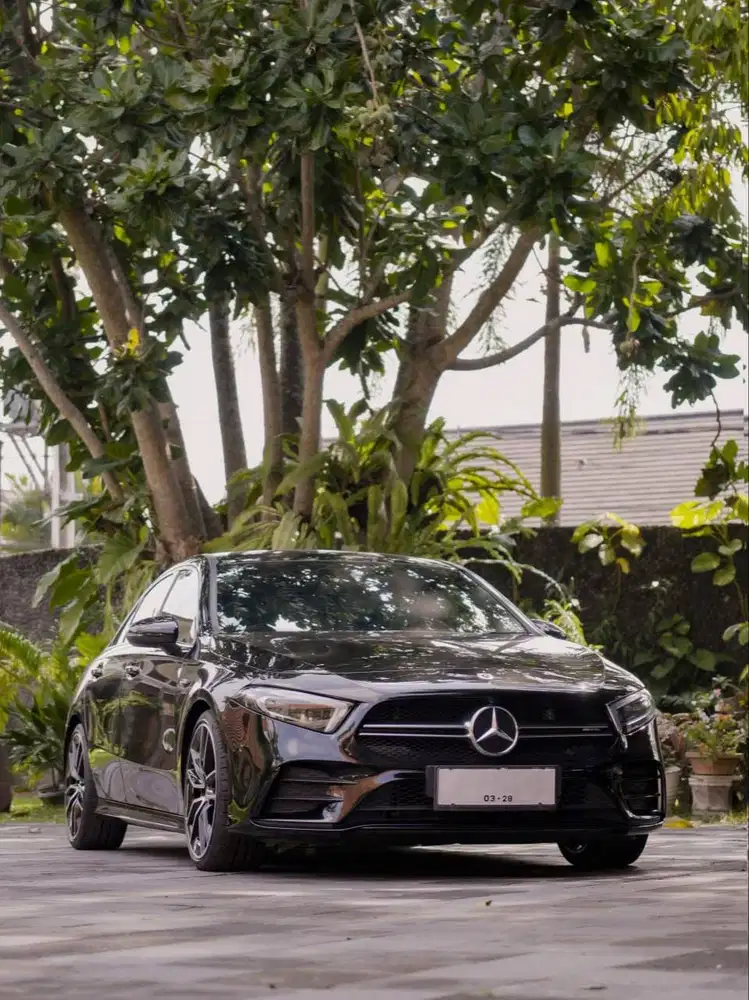 Mercedes Benz A35 AMG 2022 hitam bu mercy a35 tangan pertama 2021/2023