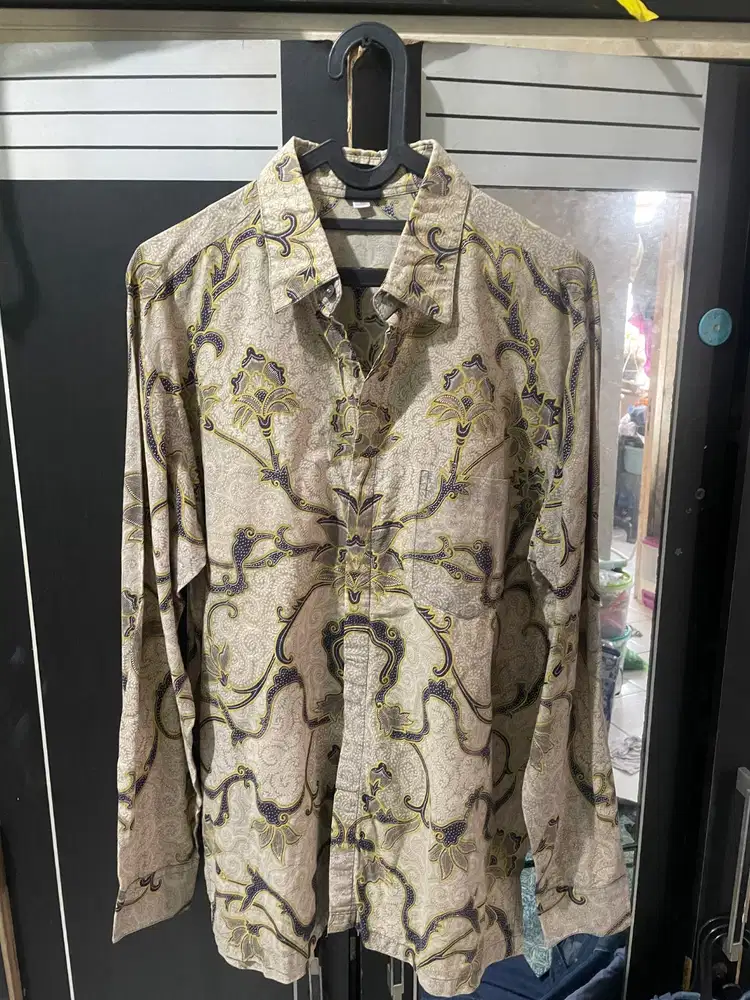 Kemeja batik Danar Hadi