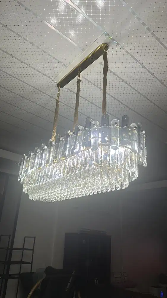 Lampu hias kristal