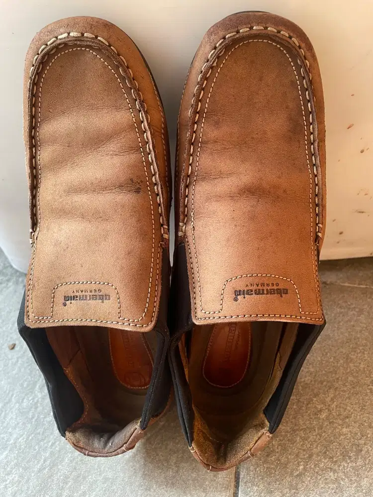 Sepatu Obermain kulit
