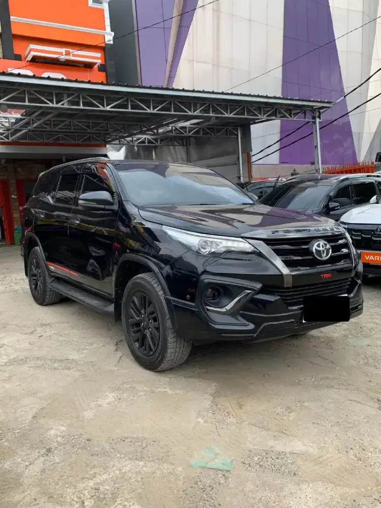 Toyota Fortuner 2.4 VRZ TRD AT 2019