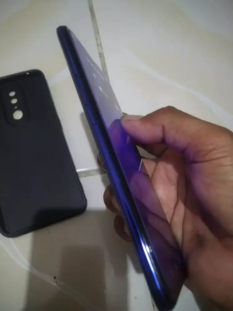 Oppo f11 ram 4/128 batangan mulus ori semua blom pernah servis
