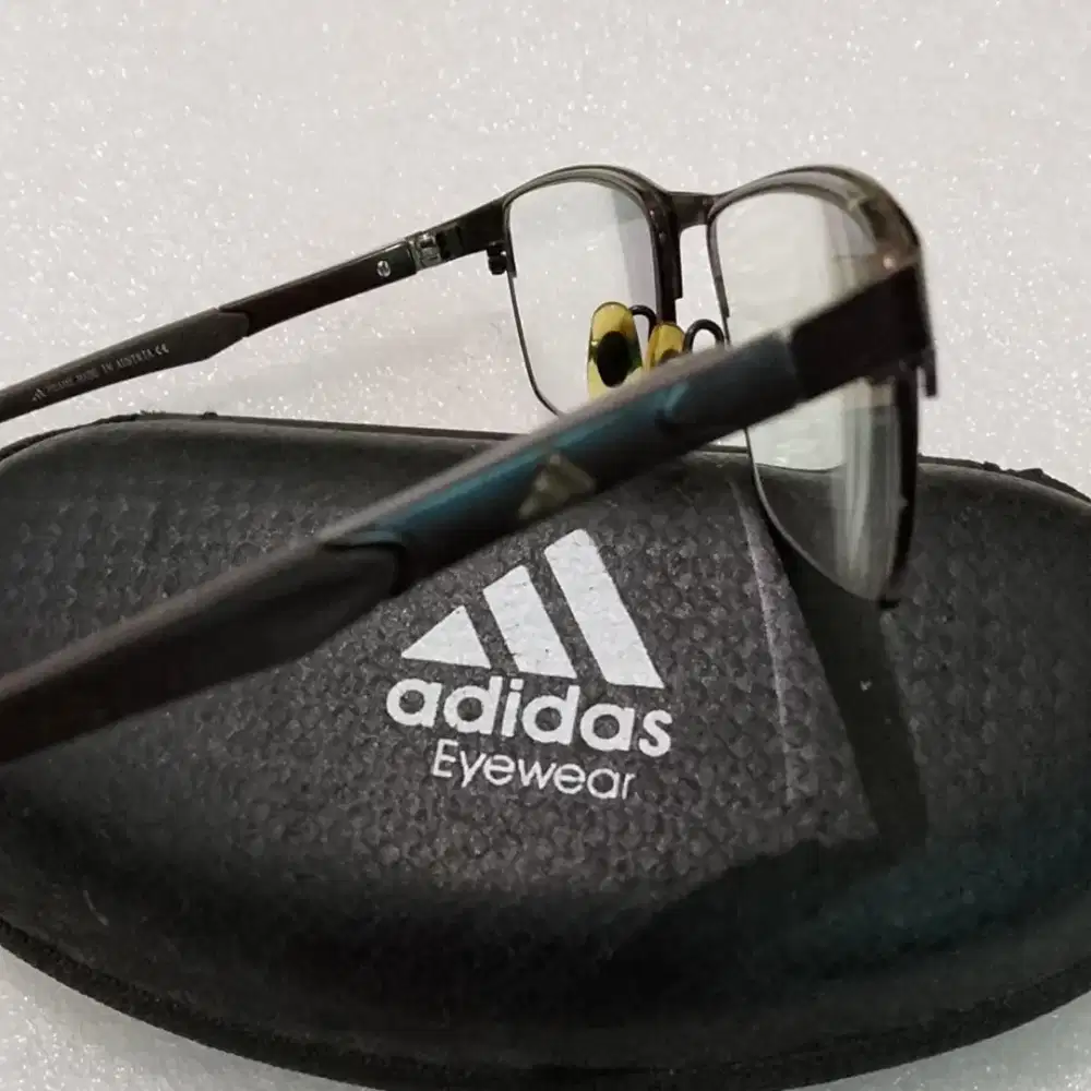 Kacamata ADIDAS