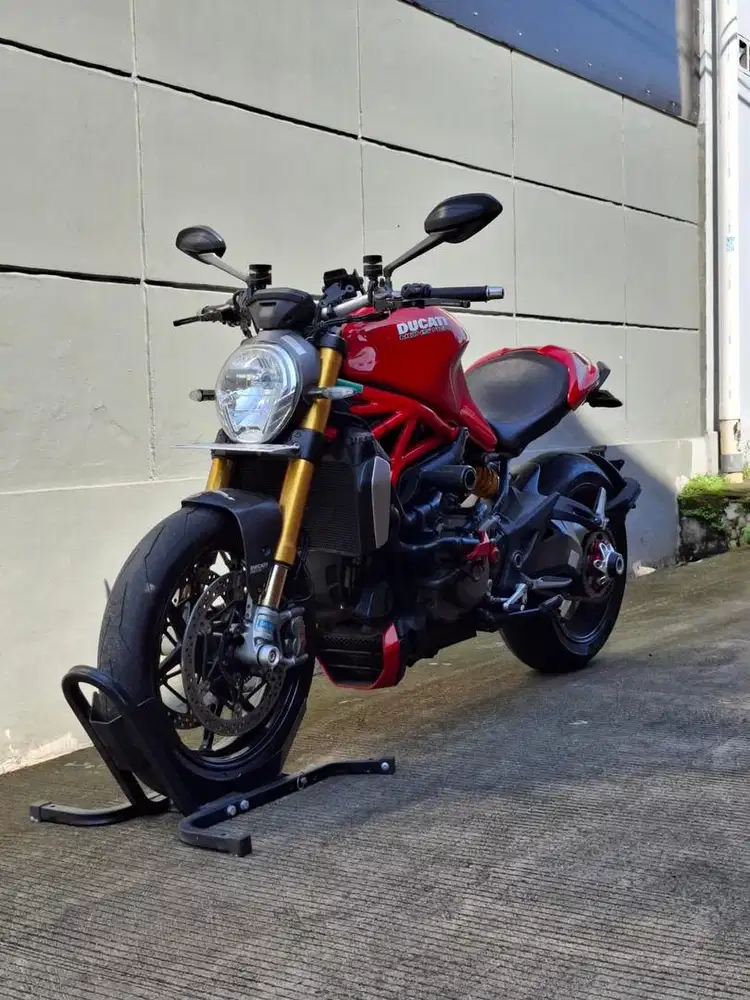 Ducati Monster 1200 s