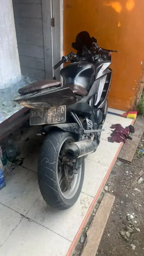 Yamaha sport r15 v2
