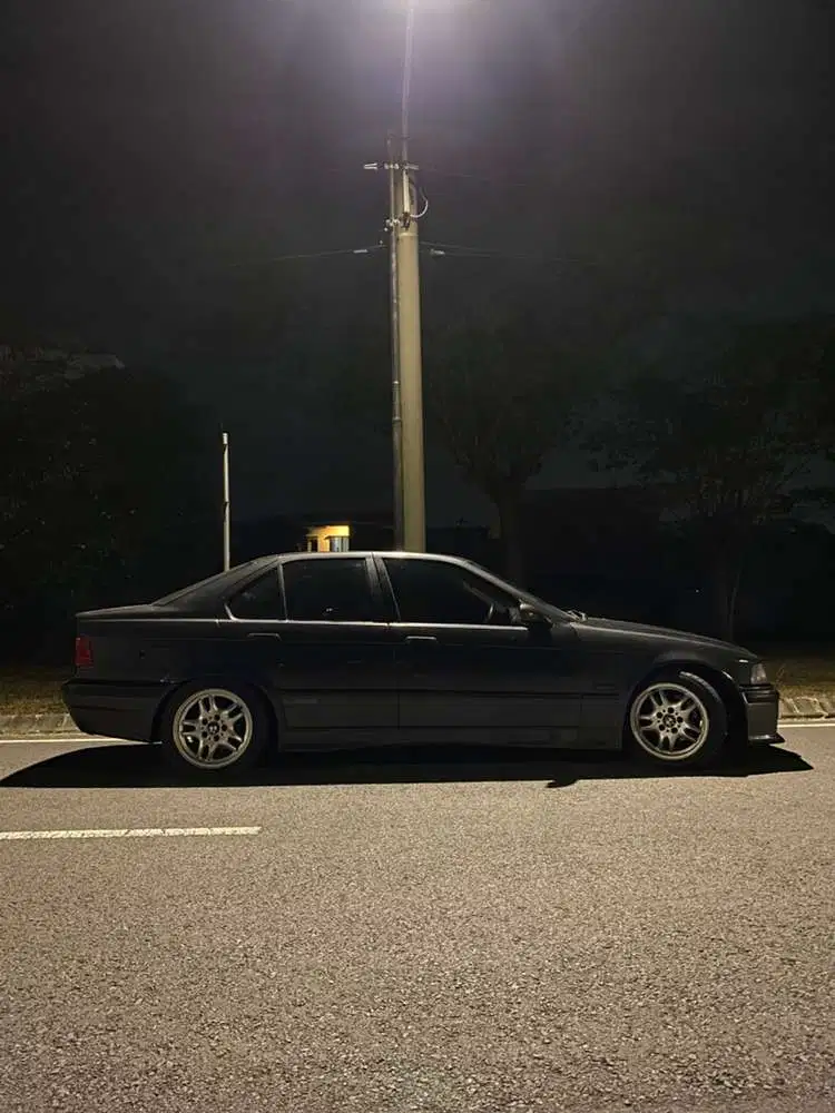 BMW 318i 1993 Bensin