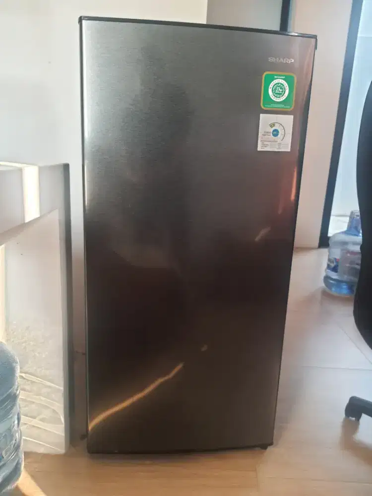 1 Unit Kulkas Sharp 1 Pintu 166 Liter