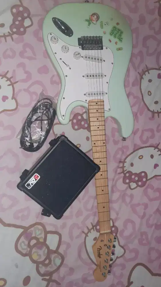WTS GITAR LISTRIK FENDER STRATOCASTER CUSTOM (masih bisa nego)