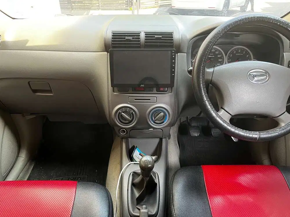 Daihatsu Xenia 2011 Bensin