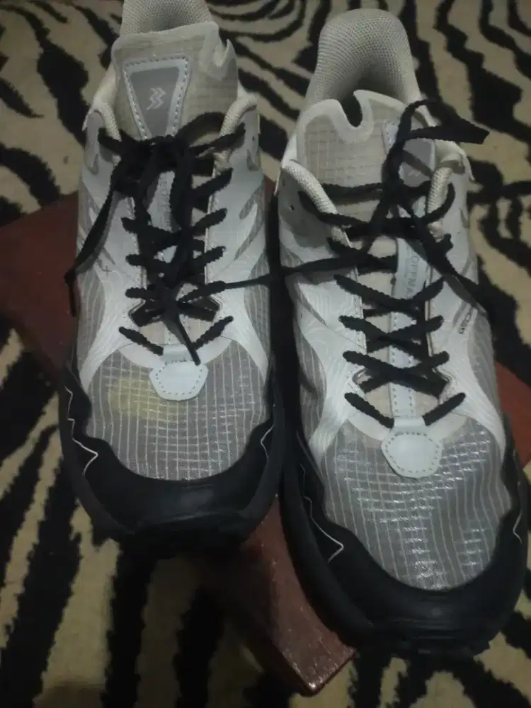 sepatu running sepatu olahraga