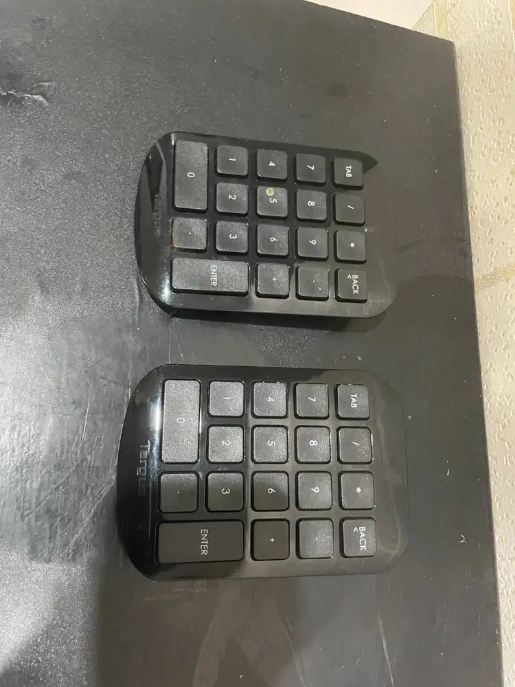Paket 2 Keypad Numerik Wireless Targus + Receiver USB