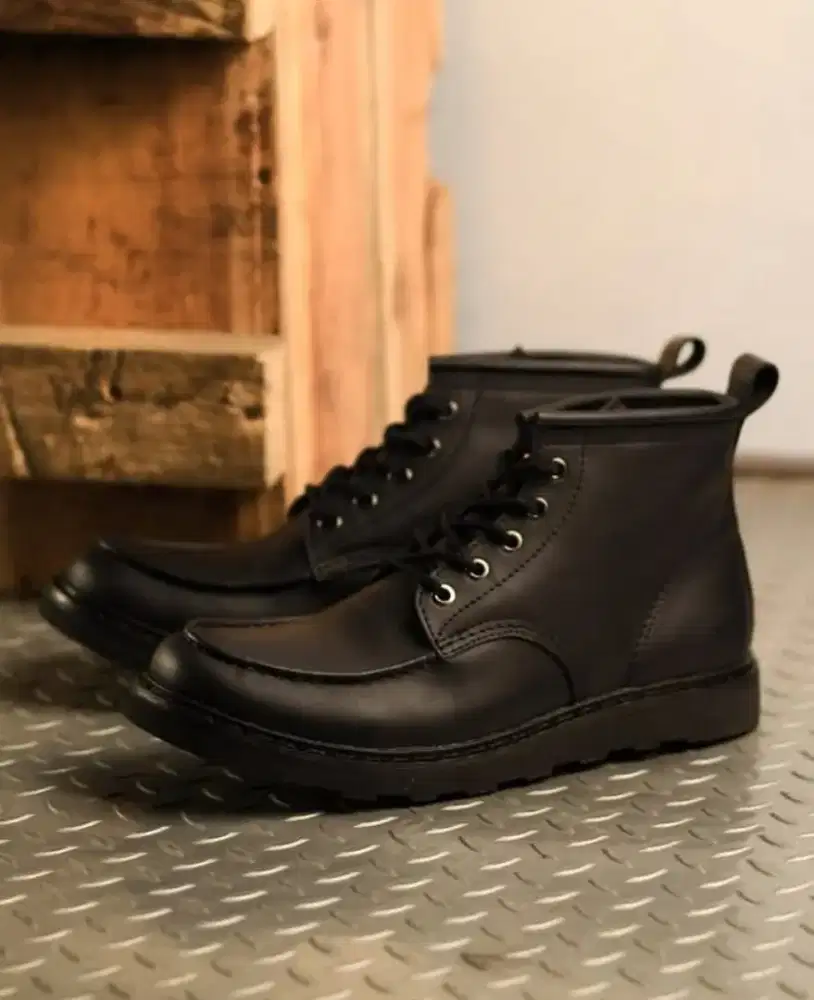 sepatu boots & sepatu running