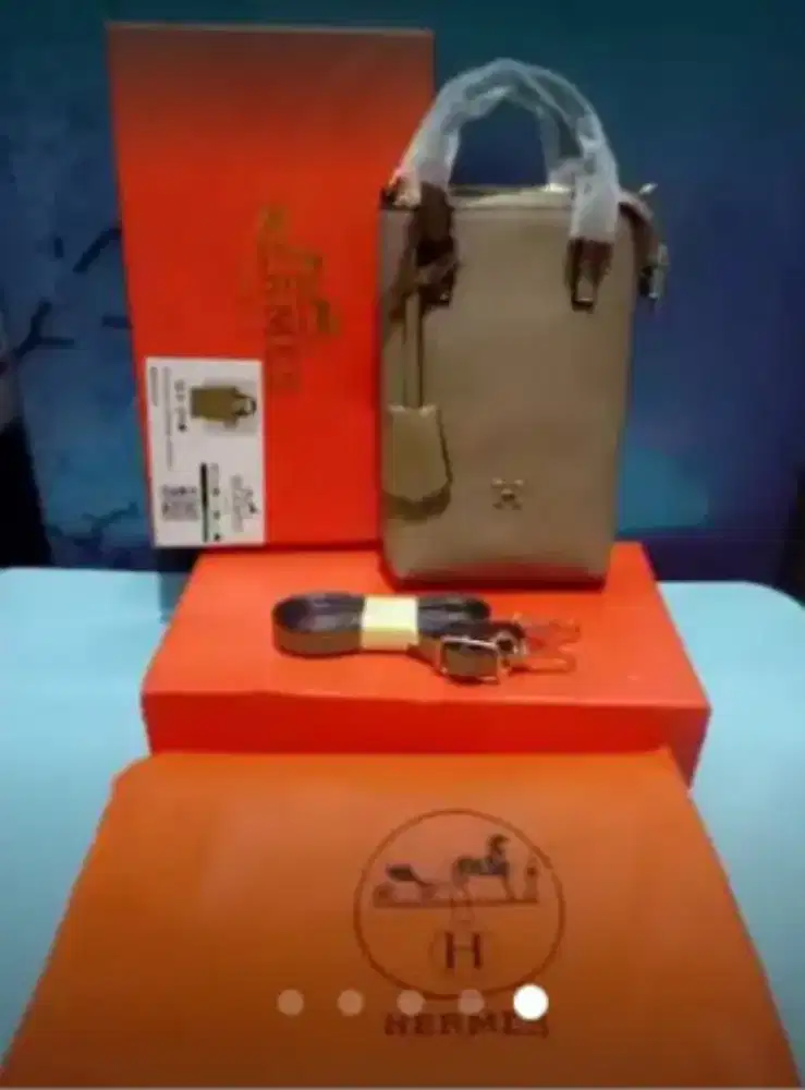 Di jual tas hp wanita