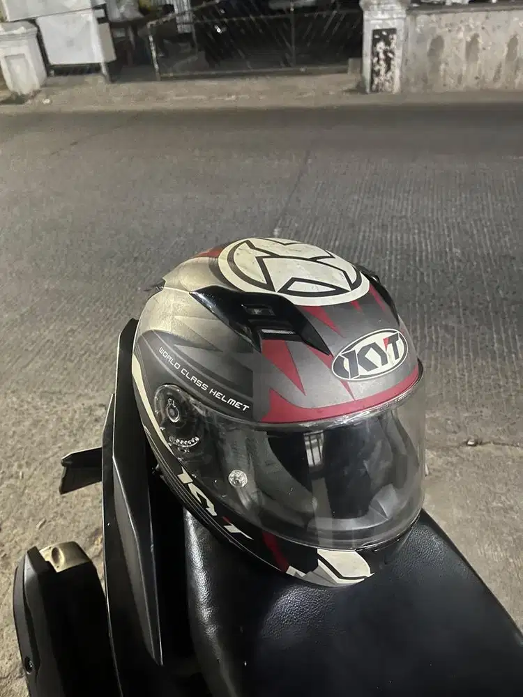 Helm KYT R10 Fullface