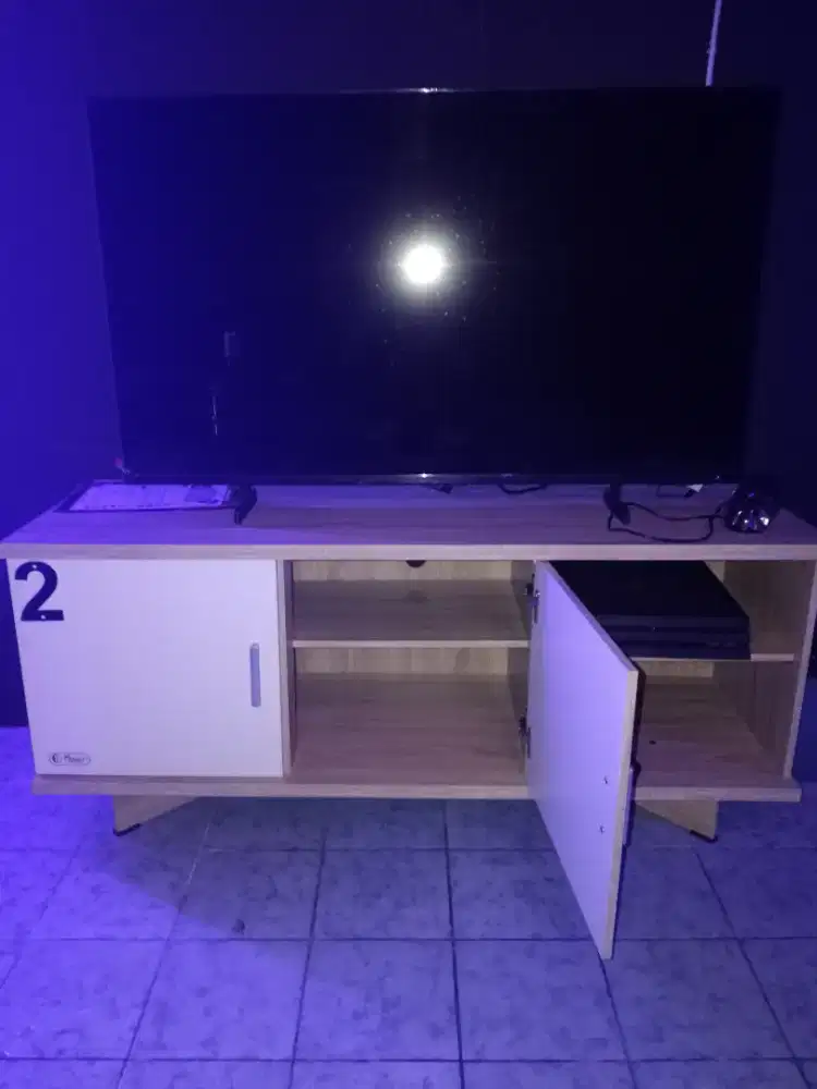 Meja TV Partisi